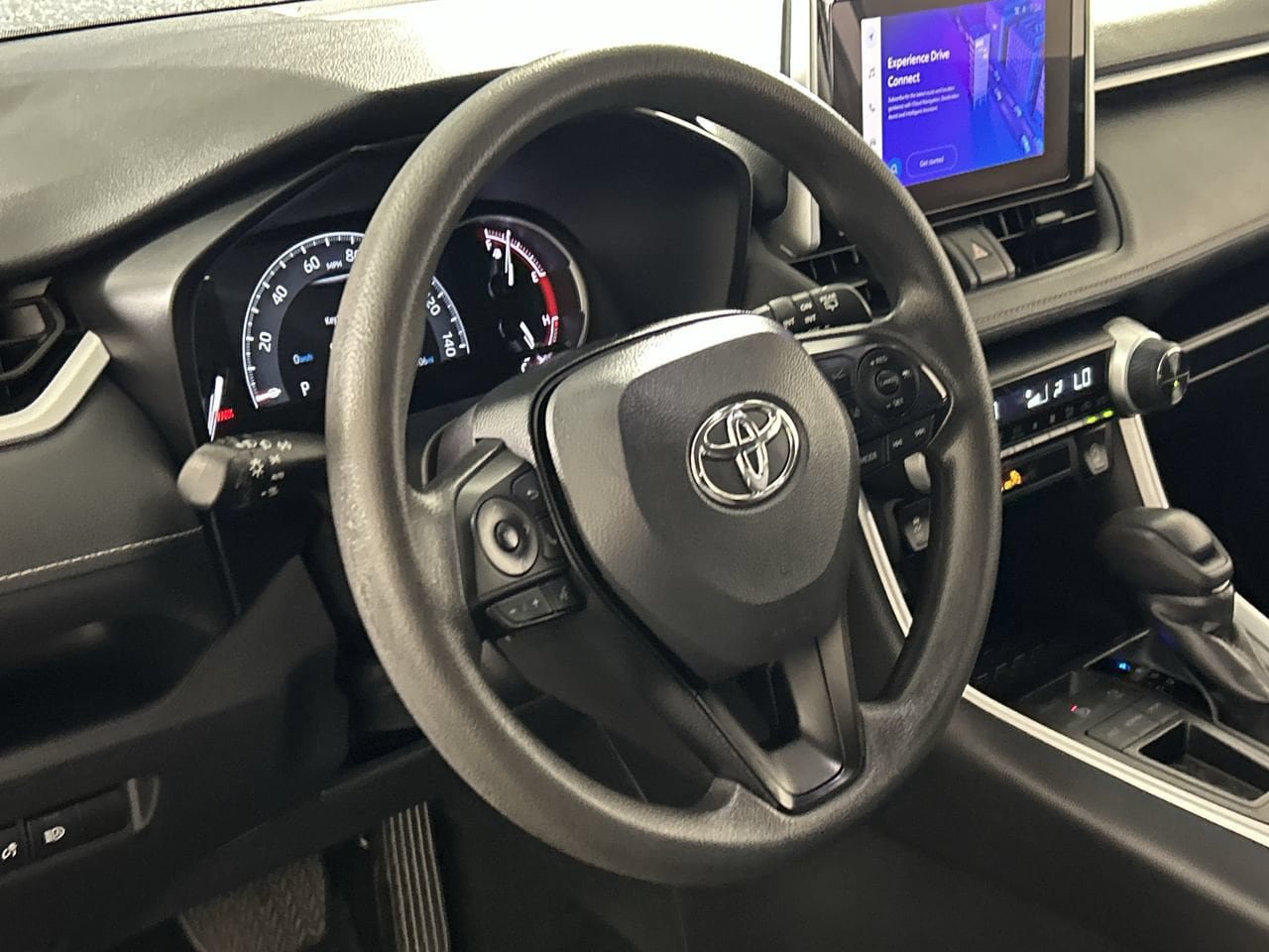 Used 2025 Toyota RAV4 XLE FWD image 14