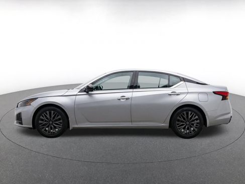 Used 2026 Nissan Altima 2.5 SV FWD image 4