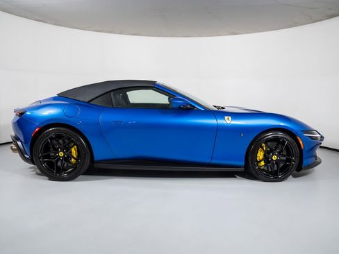 Used 2025 Ferrari Roma Spider image 20