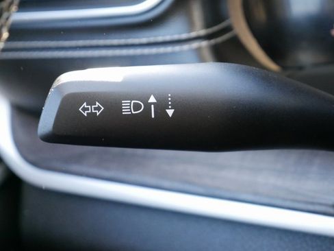 Used 2023 Jeep Grand Cherokee Limited image 25