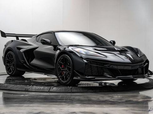 Used 2026 Chevrolet Corvette ZR1 w/ ZR1 Carbon Fiber Aero Package RWD image 32