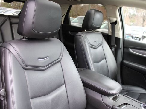 Used 2018 Cadillac XT5 Luxury w/ Driver Awareness Package image 27