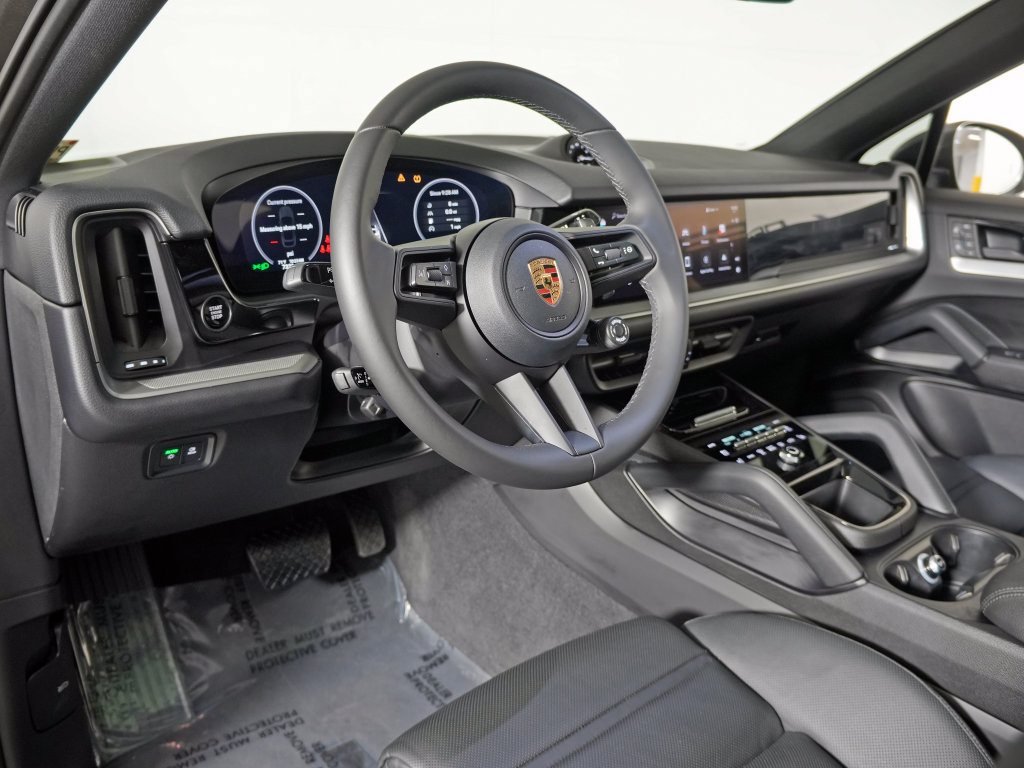 Certified 2024 Porsche Cayenne Coupe w/ Premium Package Plus AWD/4WD image 4