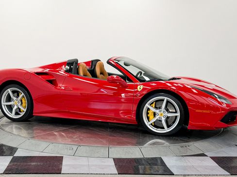 Used 2018 Ferrari 488 Spider RWD image 33