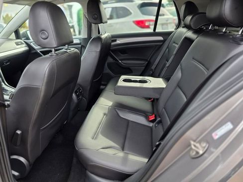 Used 2016 Volkswagen e-Golf SEL Premium image 17