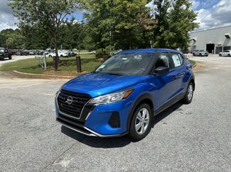 New 2025 Nissan Kicks Play S video 1