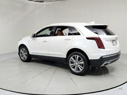 Certified 2025 Cadillac XT5 Premium Luxury w/ LPO, Floor Liner Package AWD/4WD image 3