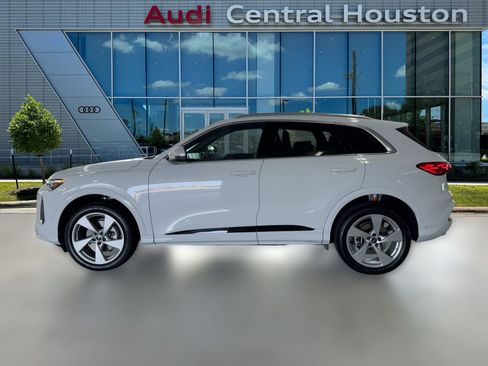 New 2025 Audi Q5 Premium Plus image 2