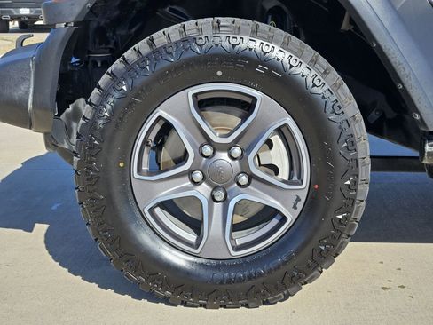 Used 2018 Jeep Wrangler Unlimited Sport S image 12