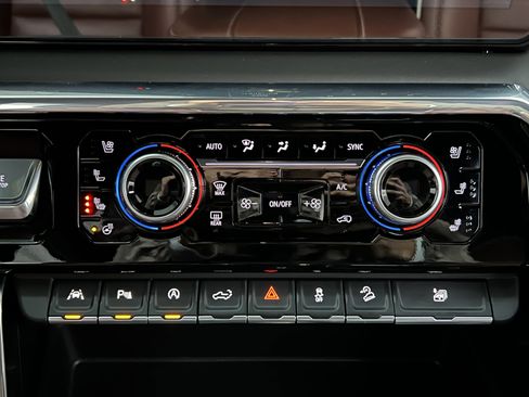 Used 2024 GMC Sierra 1500 Denali Ultimate image 29