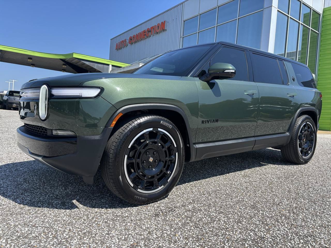 Used 2025 Rivian R1S Adventure Dual AWD/4WD image 11