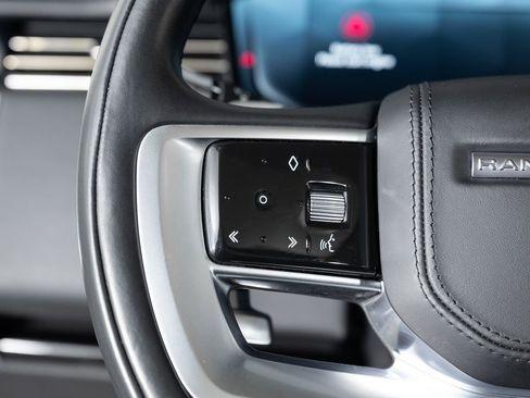 Used 2022 Land Rover Range Rover SE image 33