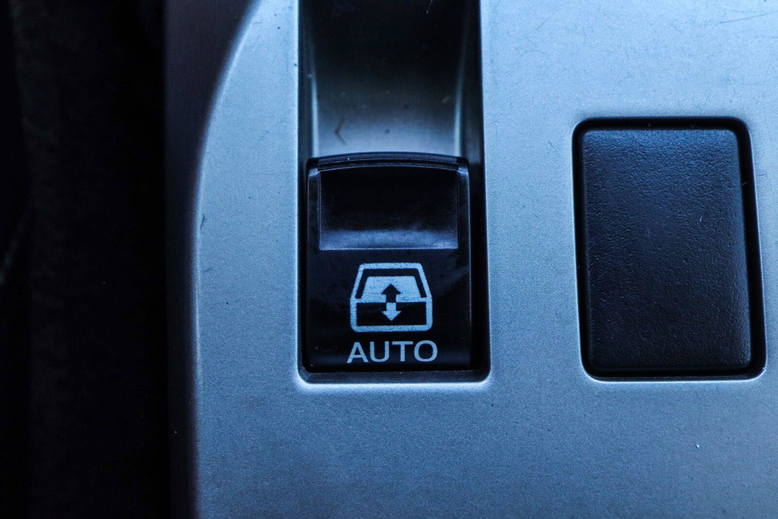 Used 2015 Toyota 4Runner SR5 AWD/4WD image 25