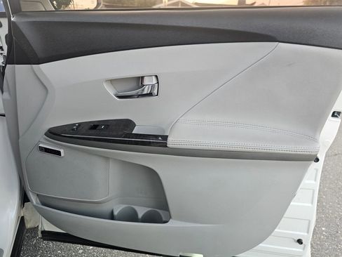 Used 2014 Toyota Venza XLE w/ XLE Premium Package FWD image 15