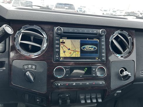 Used 2010 Ford F250 Lariat image 15