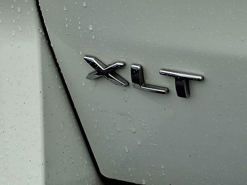 Used 2022 Ford Expedition Max XLT image 34