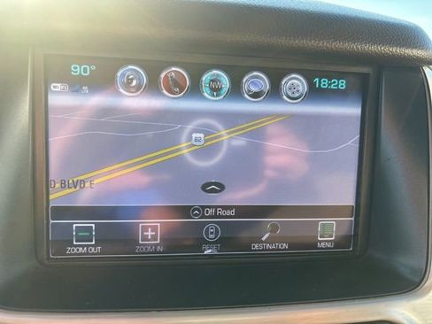 Used 2017 GMC Yukon XL SLT w/ Open Road Package AWD/4WD image 12