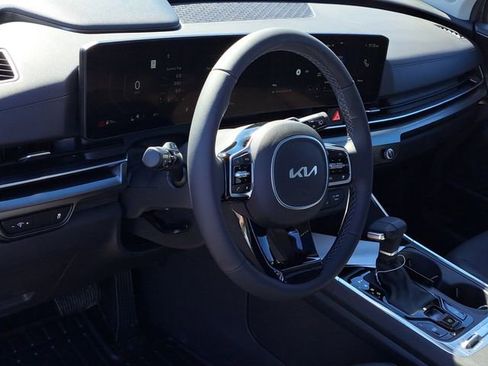 New 2026 Kia Carnival SX w/ SX Dark Edition Package FWD image 8