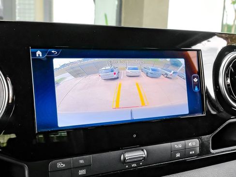 Used 2025 Mercedes-Benz Sprinter 2500 image 18