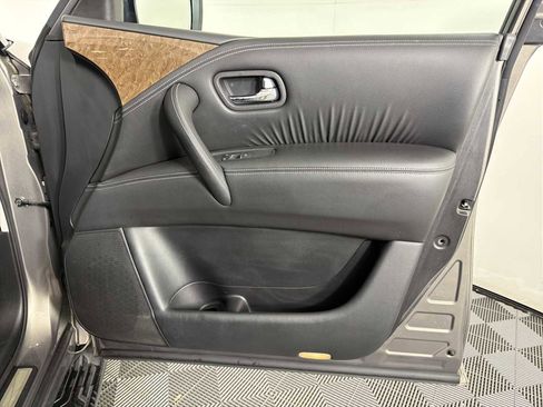 Used 2017 INFINITI QX80 4WD w/ Driver Assistance Package image 12