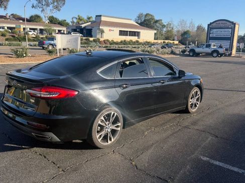 Used 2019 Ford Fusion Titanium AWD/4WD image 5