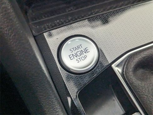 Certified 2025 Volkswagen Taos SEL image 25