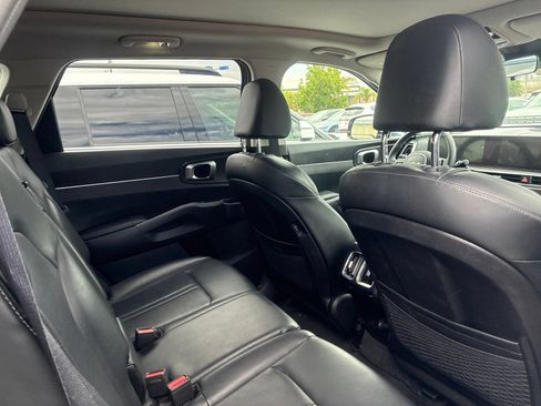 Used 2024 Kia Sorento S w/ Panoramic Sunroof Package AWD/4WD image 3