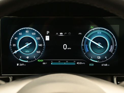 Used 2025 Hyundai Elantra Limited FWD image 25