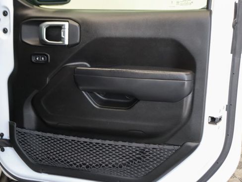 Used 2025 Jeep Gladiator Sport AWD/4WD image 41