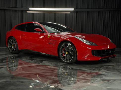 Used 2018 Ferrari GTC4Lusso T RWD image 8