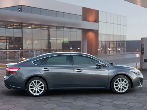 Used 2013 Toyota Avalon XLE image 11