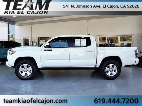 Used 2020 Toyota Tacoma TRD Sport image 6