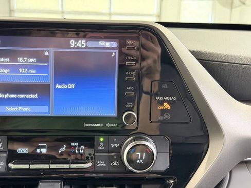 Used 2022 Toyota Highlander LE AWD/4WD image 55
