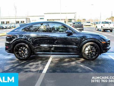 Used 2023 Porsche Cayenne Turbo image 8