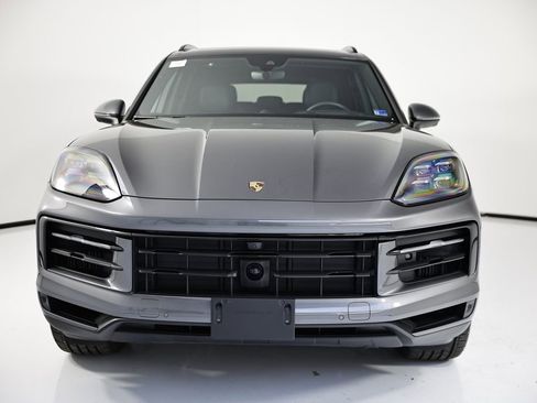 Certified 2025 Porsche Cayenne AWD/4WD image 10