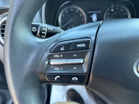 Used 2021 Hyundai Kona SE w/ Cargo Package image 23