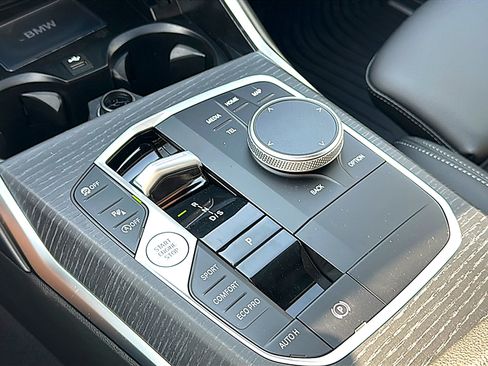 New 2026 BMW 330i Sedan w/ Premium Package RWD image 25