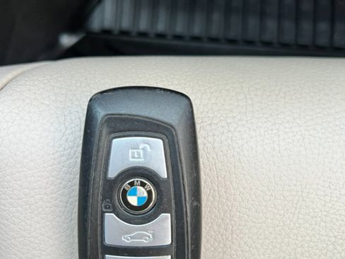 Used 2012 BMW 528i xDrive Sedan image 36