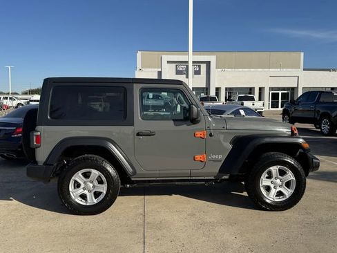 Used 2020 Jeep Wrangler Sport image 3
