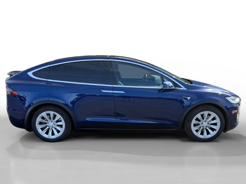 Used 2018 Tesla Model X 100D image 6