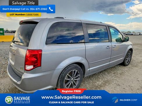 Used 2017 Dodge Grand Caravan SXT FWD image 4