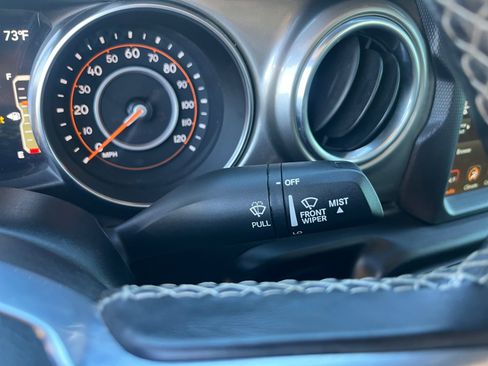 Used 2020 Jeep Gladiator Overland image 11