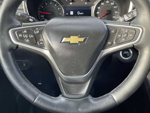 Used 2023 Chevrolet Equinox Premier image 10