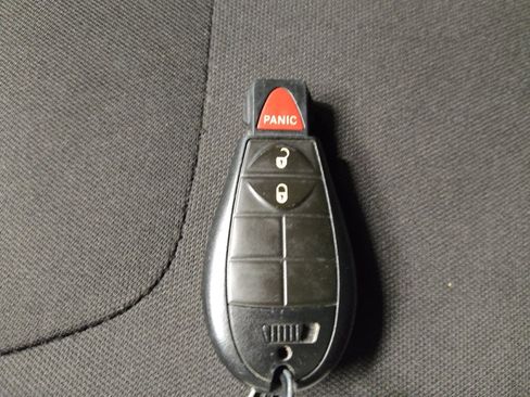 Used 2019 Jeep Cherokee Latitude w/ Popular Appearance Group image 32