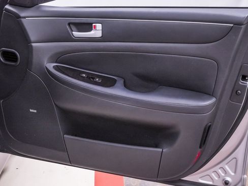 Used 2013 Hyundai Genesis 3.8 w/ Premium Pkg image 32