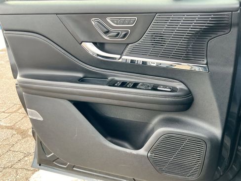 Used 2022 Lincoln Corsair Reserve w/ Equipment Group 201A image 30