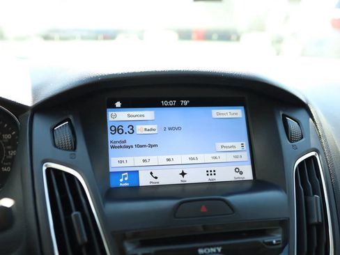 Used 2017 Ford Focus SEL w/ Cold Weather Package FWD image 23