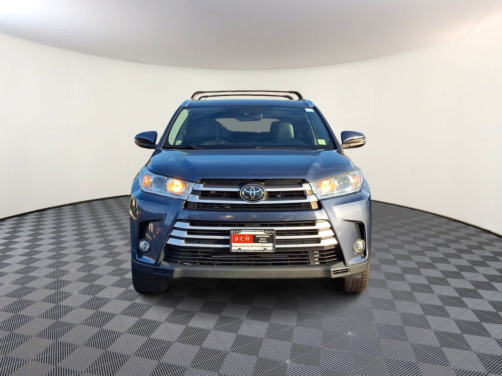 Used 2018 Toyota Highlander XLE AWD/4WD image 3