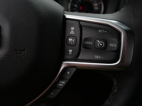 Used 2025 RAM 1500 Big Horn AWD/4WD image 24