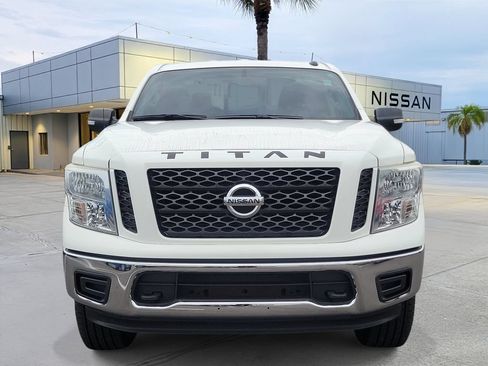 Used 2019 Nissan Titan SV AWD/4WD image 10